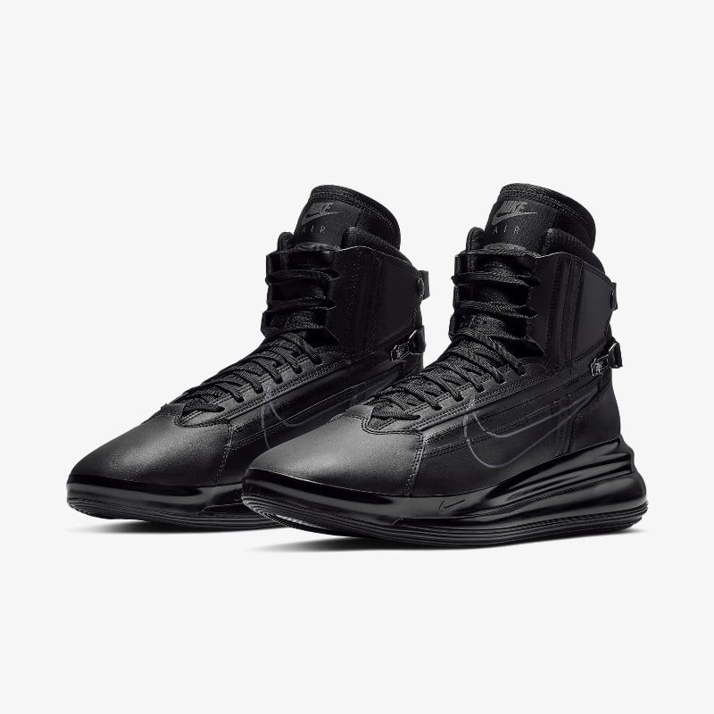 Nike air max cheap 720 saturn triple black